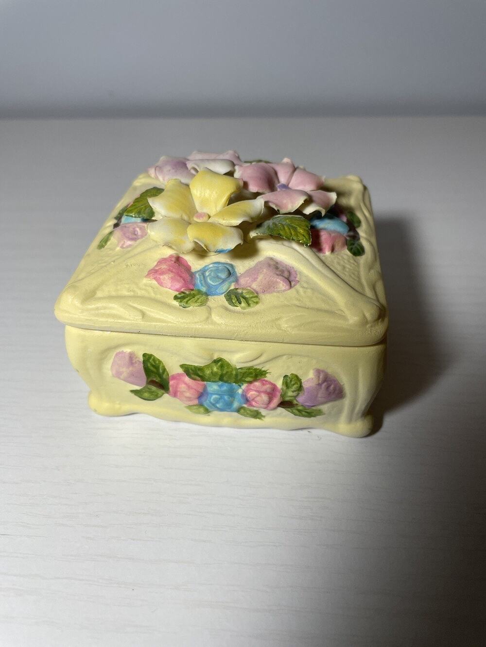 Capodimonte Jewelry Trinket Box Yellow Floral Flowers Gift Vanity Decor Easter